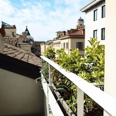 Duomo Elegant Penthouse Apartamento *
